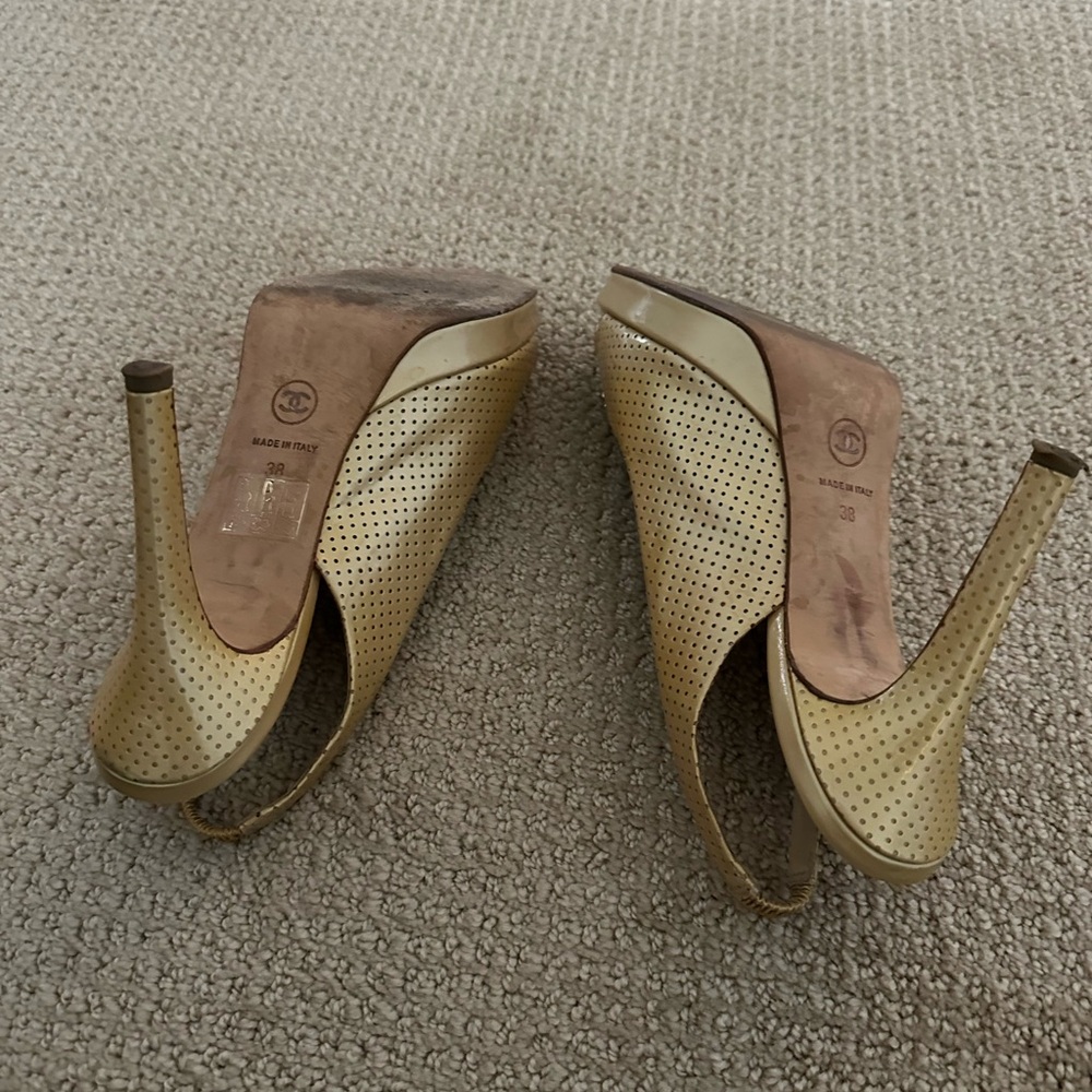 CHANEL Gold Peep-Toe Heels with Bow Accent - Picture 4 of 4